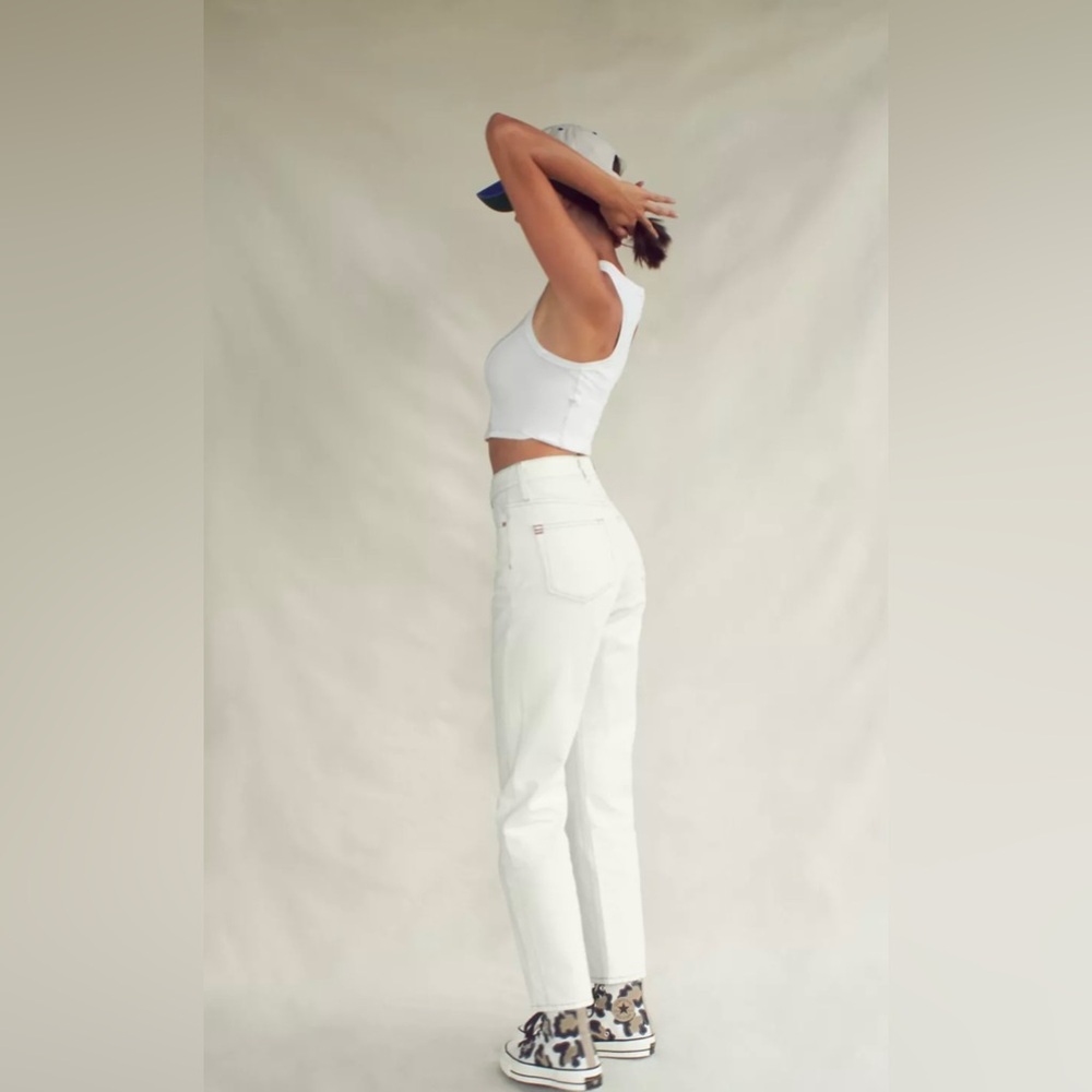 Urban Outfitters BDG Distressed Ivory Cowboy Jeans High Rise Relaxed Size 26